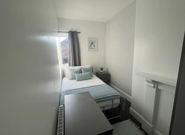 Modern En Suite Room Fully Furnished – London Road Main Photo