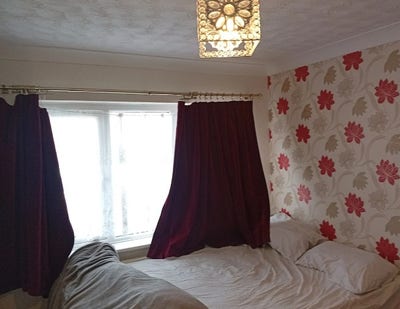 Rooms in a serene Houshold  Main Photo