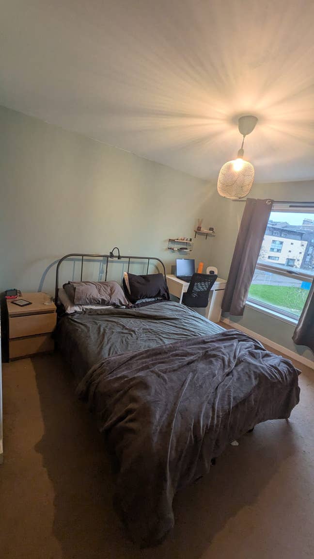 Well Kept Double En-Suite Close to City Center  Main Photo