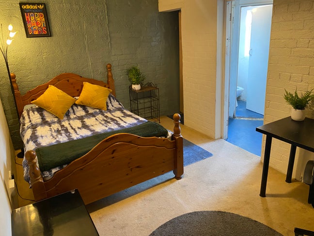 Large Double room with en suite inc all bills clos Main Photo