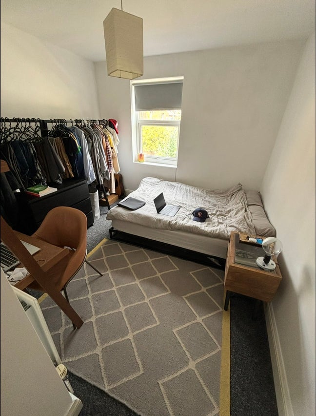 Double Room in House with Garden Main Photo