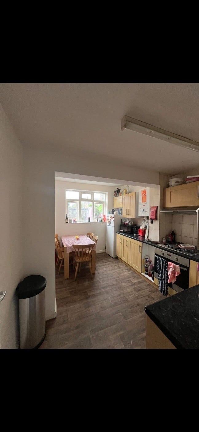 Room Available - East London E1 Main Photo