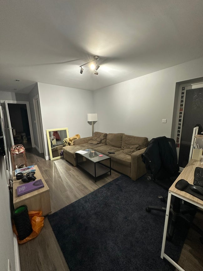 Furnished Large Studio Flat with Kitchen Main Photo