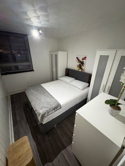 Spacious Double Room Available - London NW8 Main Photo