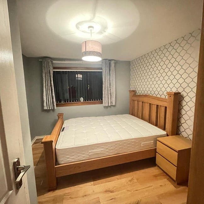 One bedroom available  Main Photo