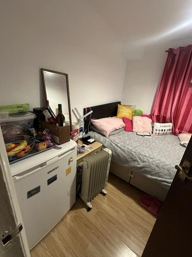 Small Double Room Main Photo