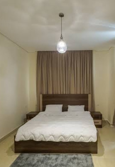 ***12 minutes*** to Bham City Centre from B92 8BA Main Photo