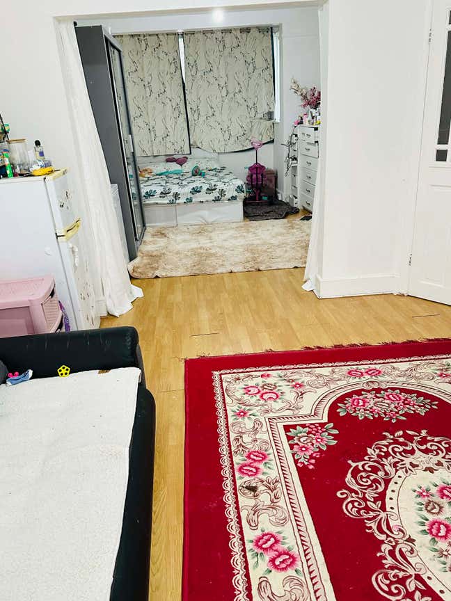 A super king size room with own living room Main Photo