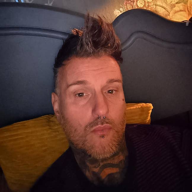 looking for a room asap.... Main Photo