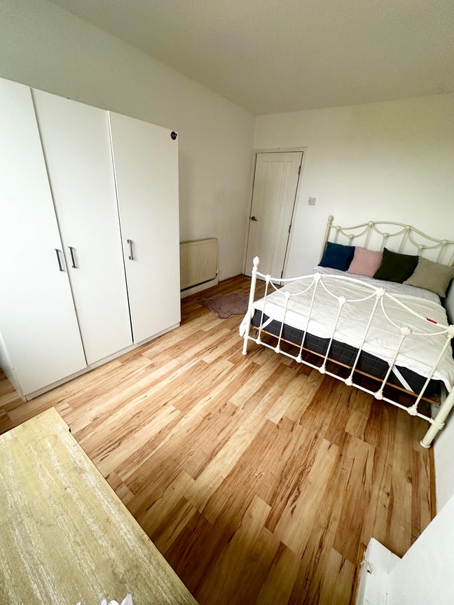 Big Double Room-First month is only &pound;800 Main Photo