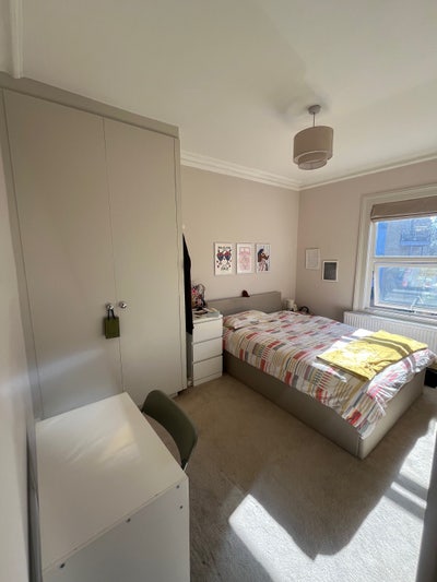 Summer Sublet - Double Room in Battersea  Main Photo