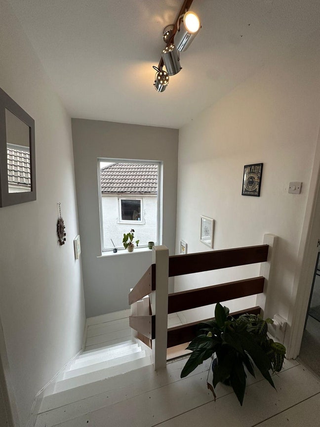 King size room available in friendly house  Main Photo