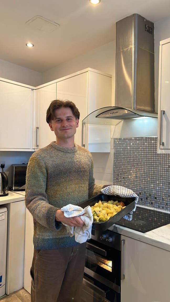 Teacher looking for housemate Main Photo