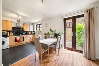  Furnised Double Room Near River- All Bills Main Photo