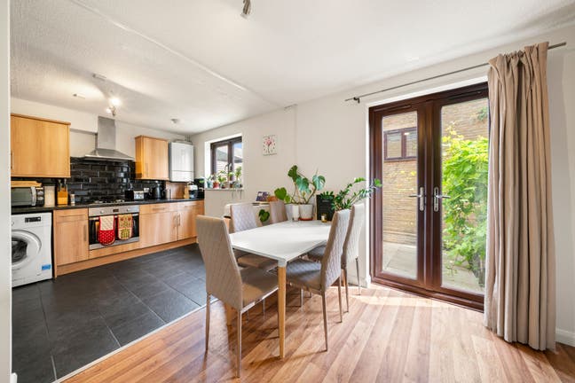  Furnised Double Room Near River- All Bills Main Photo