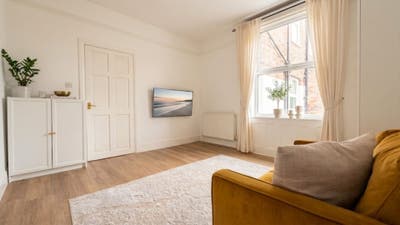 Modern Refurbished 1 Bedroom Flat in Woolwich SE18 Main Photo