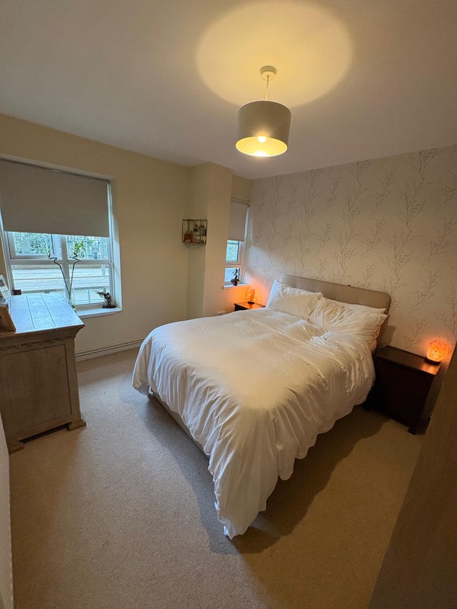 Bright Double Room Available by Wimbledon Common Main Photo