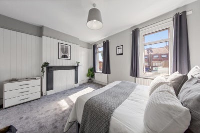 🤩Large Double Room💕All-Fem🌹West Ealing🚆 Main Photo