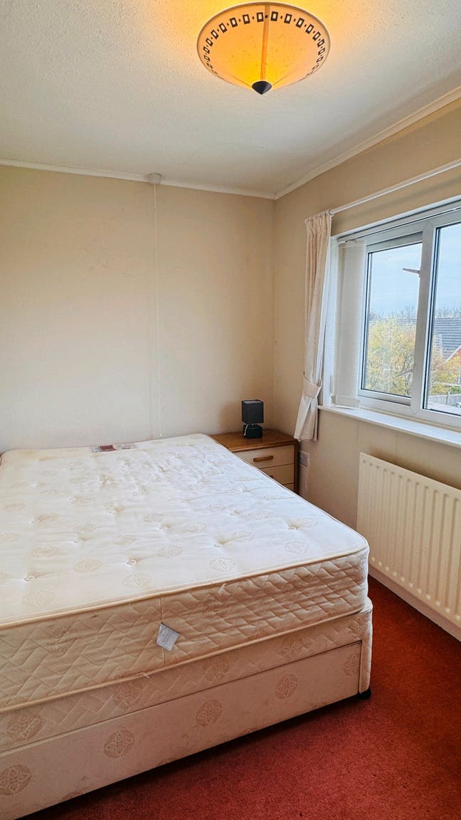 Furnished Double Bedroom Including Bills  Main Photo