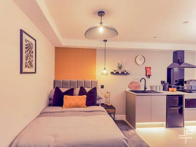 Six Modern Fully Furnished Studio & Double Rooms  Main Photo