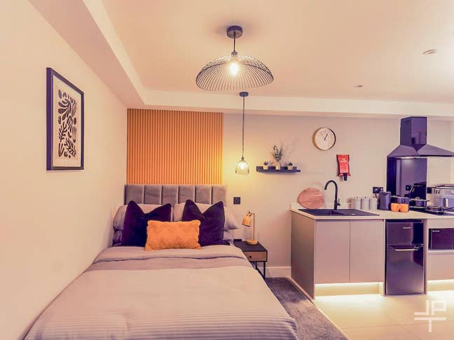 Six Modern Fully Furnished Studio & Double Rooms  Main Photo