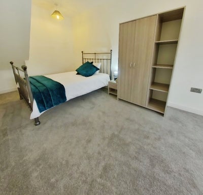 High Quality En-Suite Room - Old Swan Main Photo