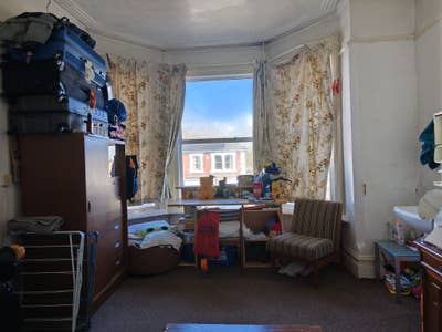 &pound;350 room to let - near city centre and common Main Photo