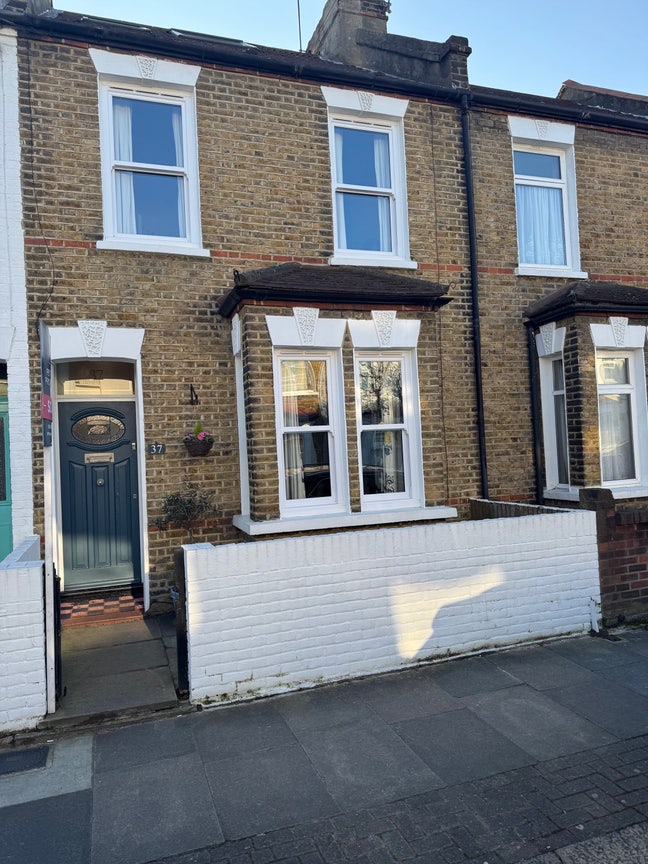 Double Room is a friendly, sociable and clean home Main Photo