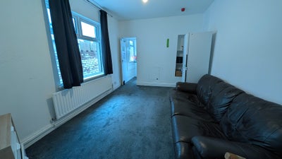 Room To Let, well maintained, Welcoming house Main Photo