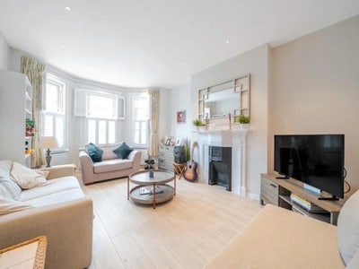 Sunny furnished double near Balham station  Main Photo