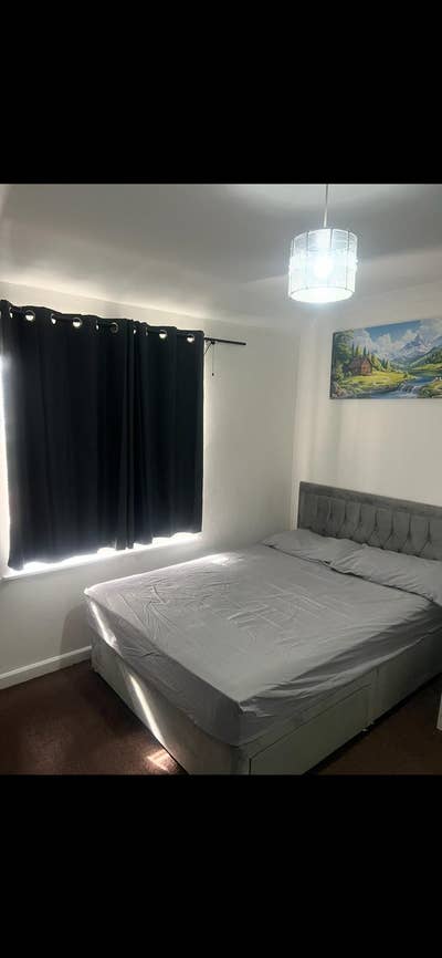 Double room available in RM9 Main Photo