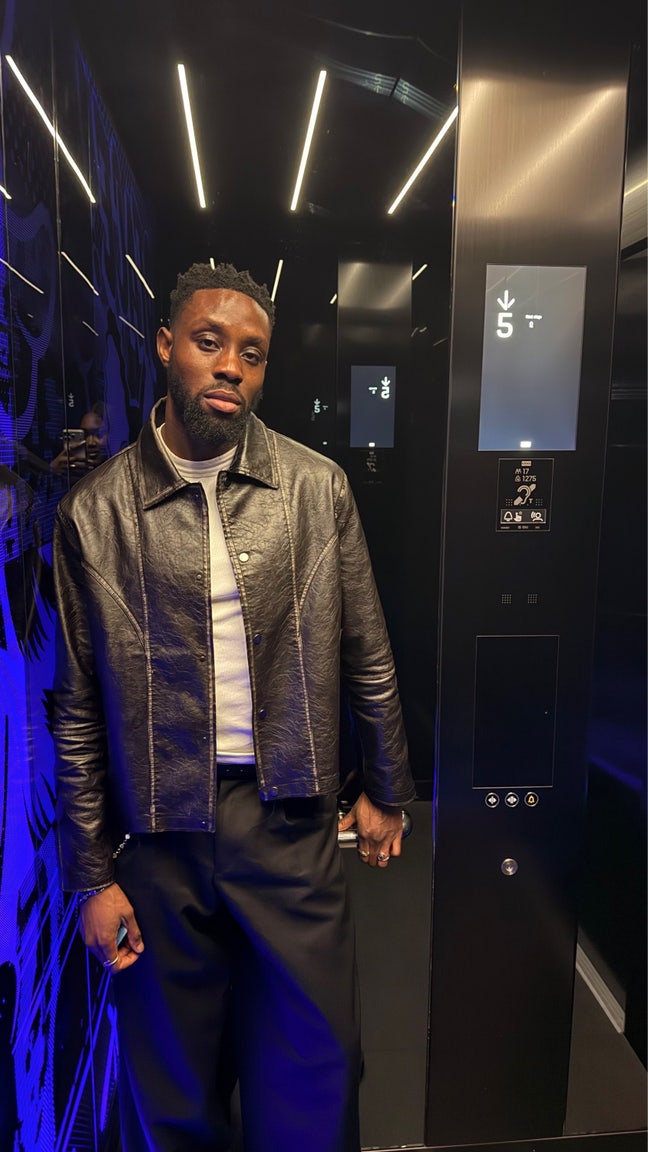 Professional Male seeking a double room Main Photo