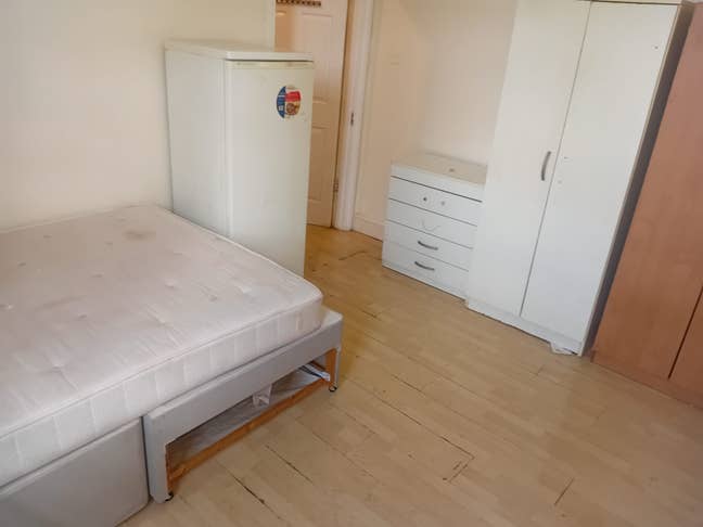 Two Rooms in Willesden Green Main Photo
