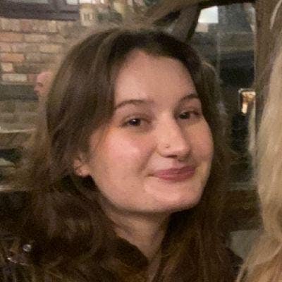 21-year-old student looking for flatmates Main Photo