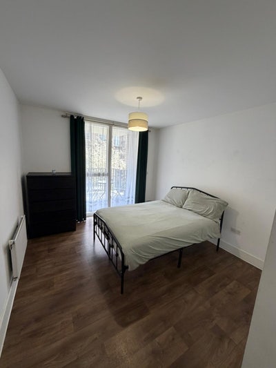 ROOM TO LET Main Photo