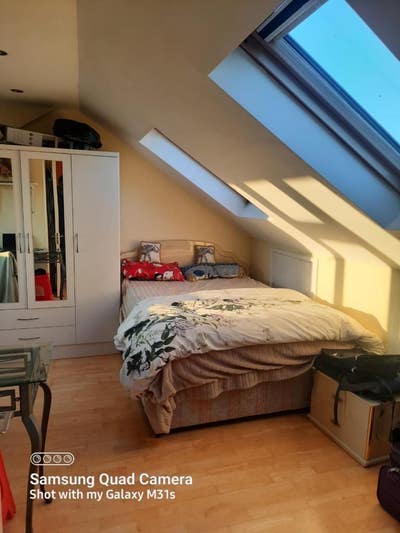 Loft Studio flat in Ilford IG1 (Bills Inc.) Main Photo