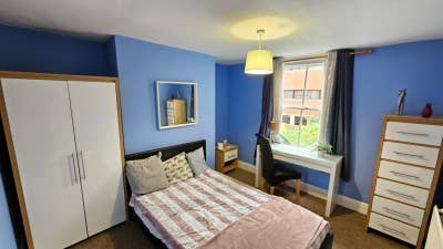 ☀️ 2 Double Rooms in Vibrant House - One ensuite Main Photo