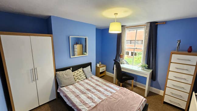 ☀️ 2 Double Rooms in Vibrant House - One ensuite Main Photo
