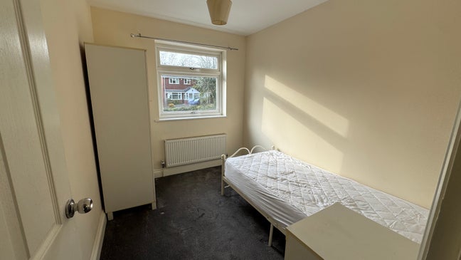 Single Bedroom Available- Close to the City Centre Main Photo