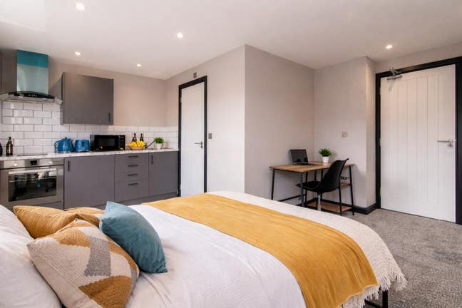 Large Studio in NG4 Ready to Move in! Main Photo