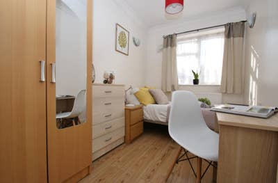 Double boutique Ensuite in East Acton Main Photo