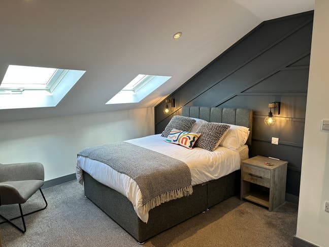 En-Suite Room with Private Tea & Coffee Station☕ Main Photo