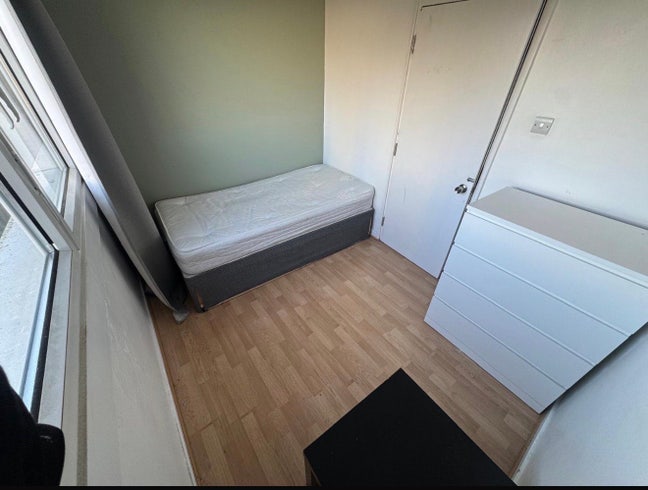 Single room at Surrey Quays  Main Photo