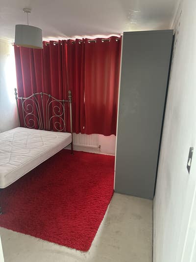 Lodger Required Main Photo