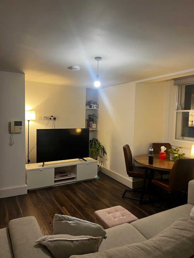 Bright En-Suite Room | 5 min to Clapham Junction Main Photo