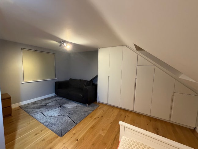 Room for Rent  Main Photo