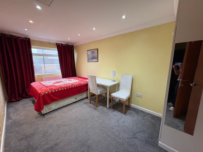 Luxury & Specious En-Suite Double Room_City Centre Main Photo
