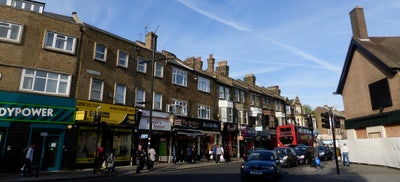 Best Deal in East London - Steps from Transport Main Photo