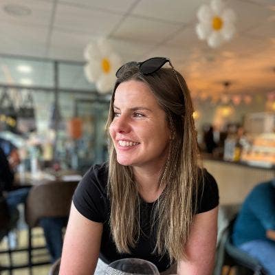 Professional Female seeks a double room Main Photo