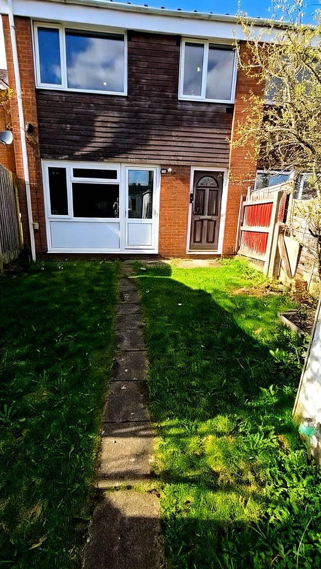 Rooms Available for Tenants on UC Main Photo